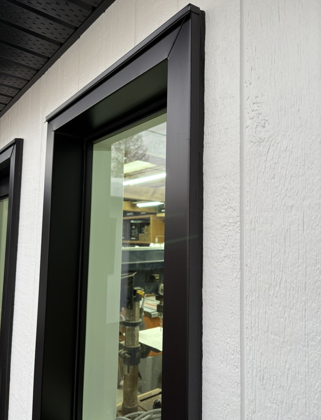 Service de calfeutrage fenêtres et portes - Géco Vitrerie Montréal