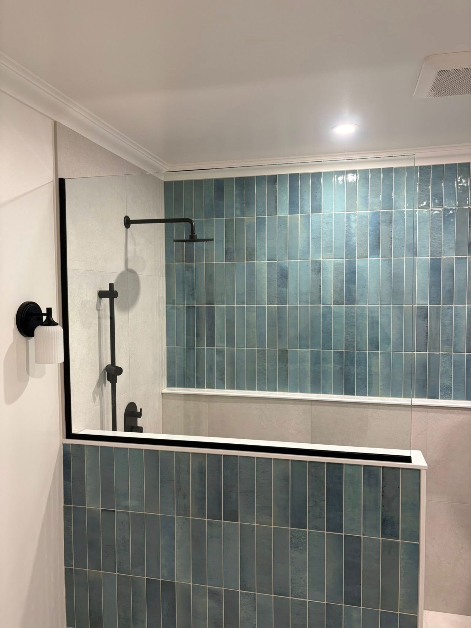 Paroi de douche en verre trempé sur mesure — Géco Vitrerie Montréal